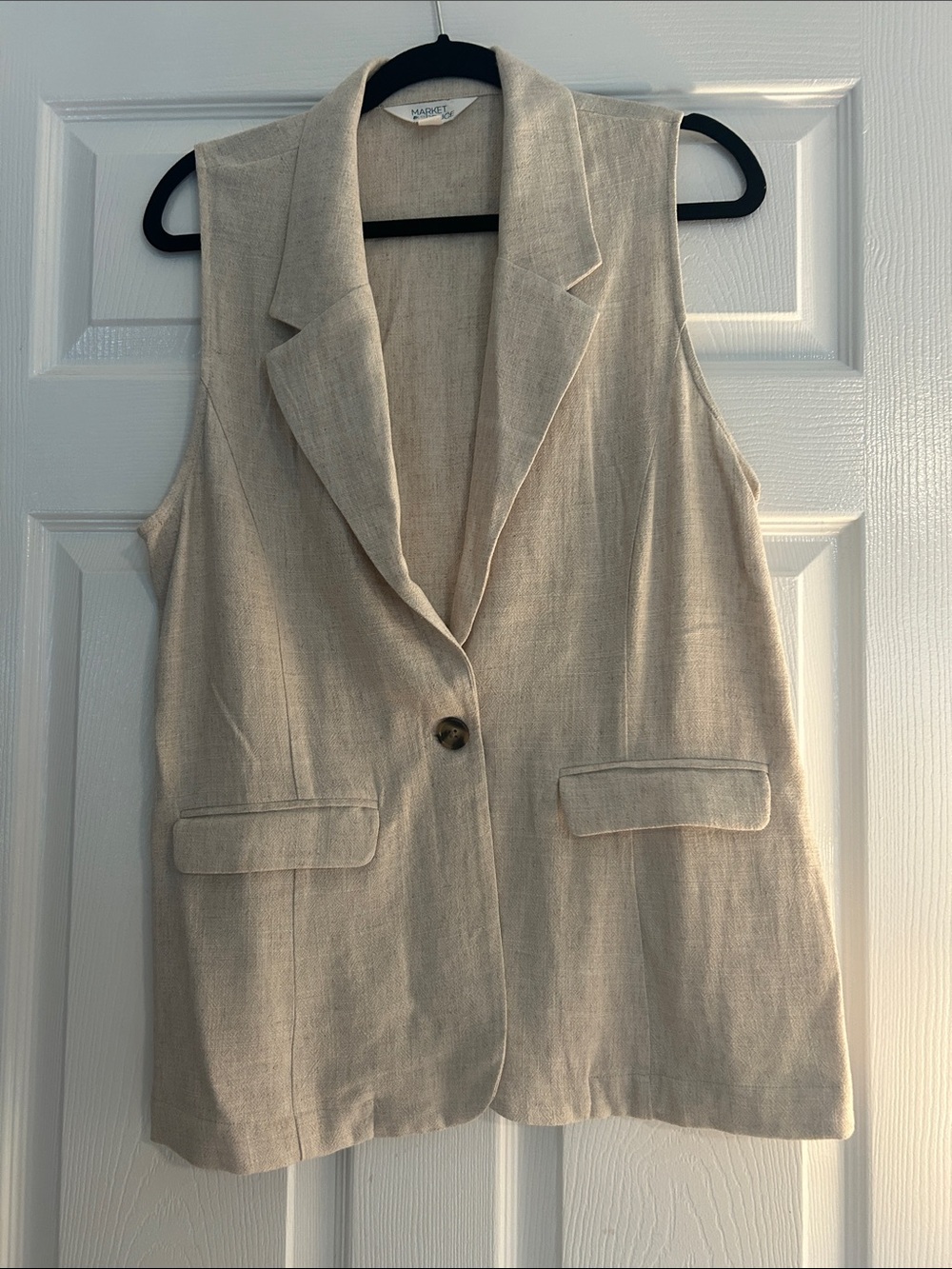 Market & Spruce Linen-Blend Sleeveless Blazer in Cream